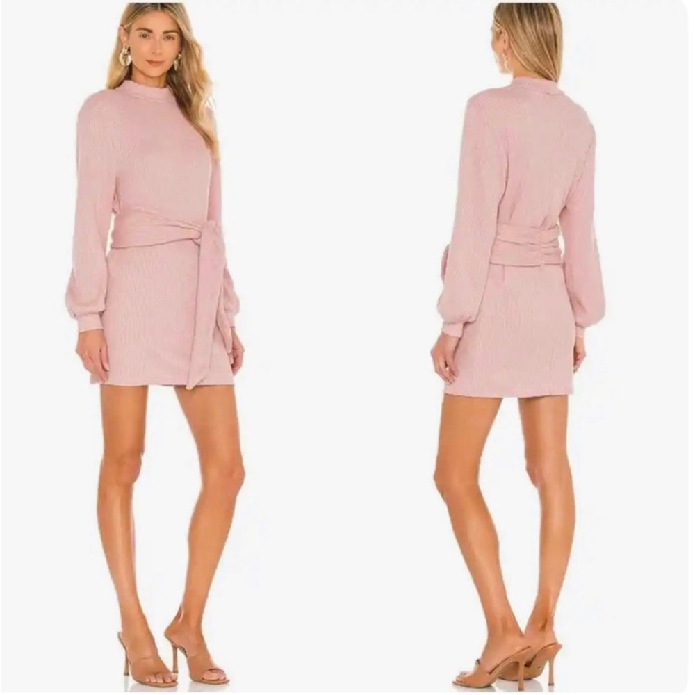 MAJORELLE Mini Ribbed Dress in Blush
Pink XS. Only worn once. Great condition